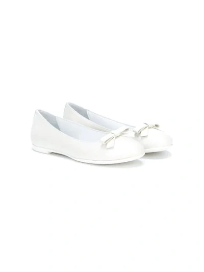 Montelpare Tradition Teen Classic Ballerinas In White