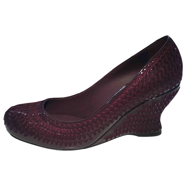 bottega veneta leather stretch toe heels