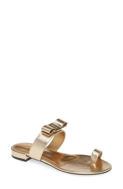 Ferragamo Louisa Flat Metallic Leather Sandals In Gold