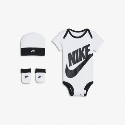White Baby In Futura | Logo ModeSens Box (3-6m) 3-piece Set Nike Set