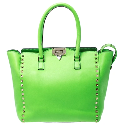 Pre-owned Valentino Garavani Neon Green Leather Rockstud Trapeze Tote