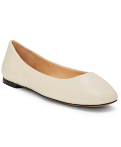 Vince Camuto Bicanna Flats Women's Shoes In Warm White