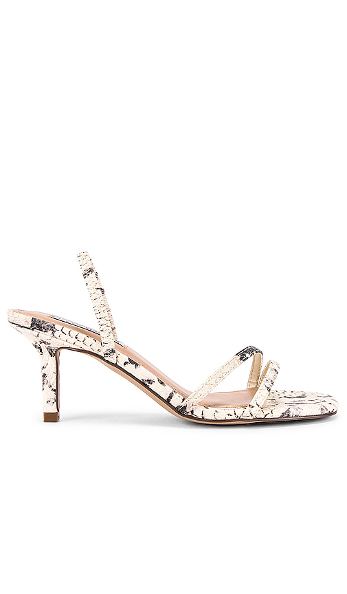 steve madden beige sandals