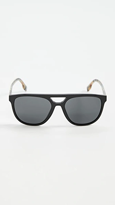 Burberry Foxcote Sunglasses In Black/grey
