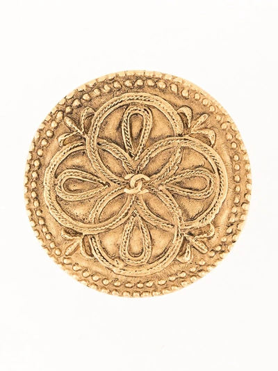 Pre-owned Chanel Cc Medallion Brooch In Gold