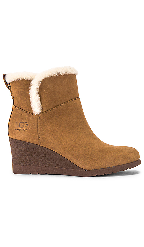 ugg wedge boot chelsea boot