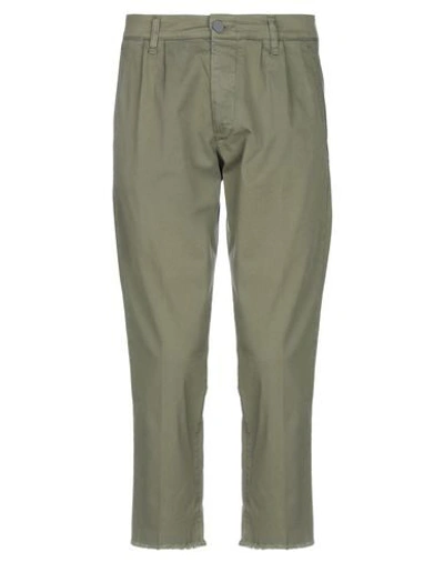 2 Men 3/4-length Shorts In Military Green