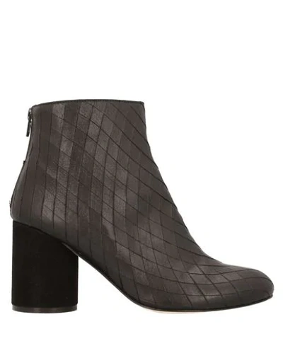 Anna F Ankle Boots In Black