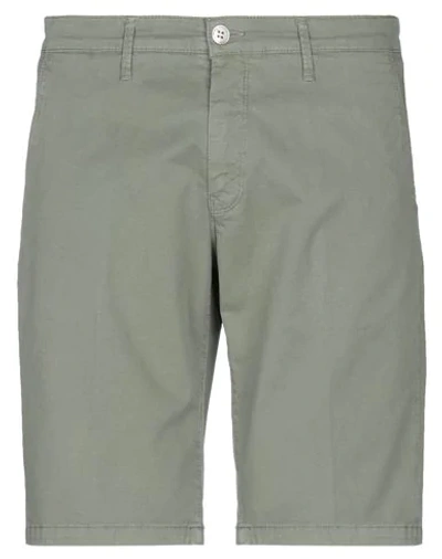 Manuel Ritz Shorts & Bermuda Shorts In Green