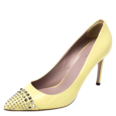 Pre-owned Gucci Yellow Leather Studded Pointed Toe Pumps Size 38.5