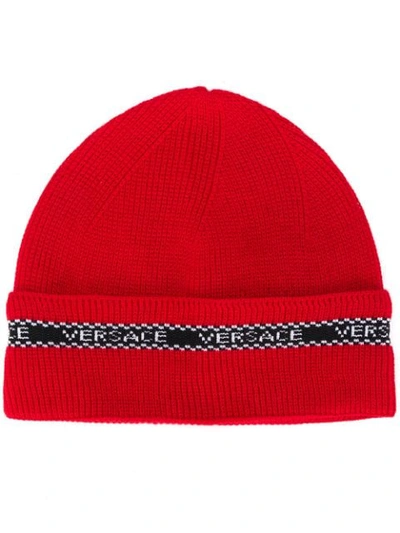 Versace Contrasting Logo Detail Beanie In Red