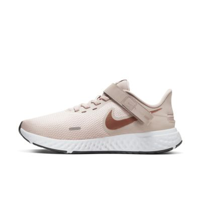 nike revolution 5 flyease women