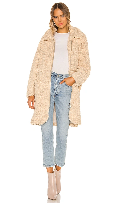 On Parle De Vous Inter Teddy Coat In Beige