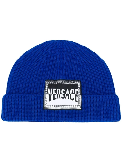 Versace Logo Patch Wool Beanie In Blau
