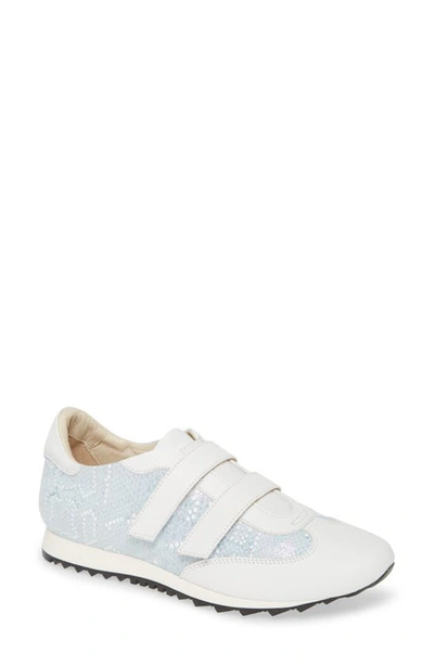 Amalfi By Rangoni Forrest Sneaker In Sky Leather