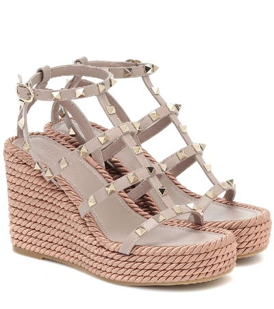 Valentino Garavani Rockstud Torchon Cage Leather Wedge Sandals In Grey