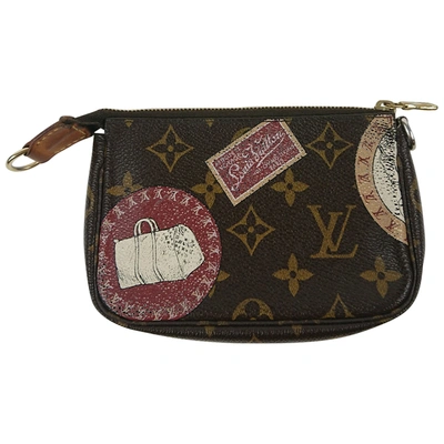 Pre-owned Louis Vuitton Pochette Accessoire Brown Cloth Clutch Bag