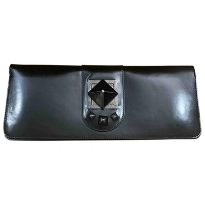 Pre-owned Pinko Patent Leather Clutch Bag In Black