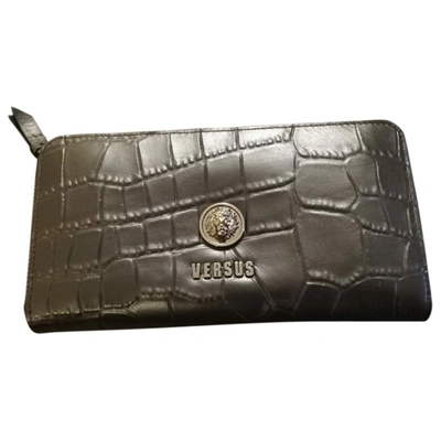Pre-owned Versus Leather Wallet In Black