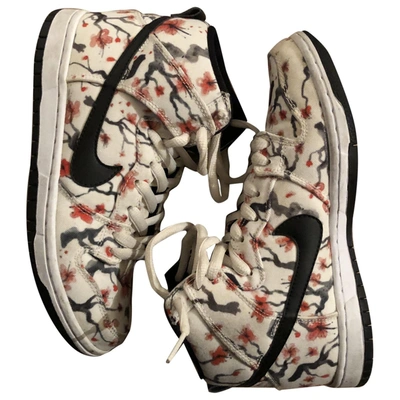 Pre-owned Nike Sb Dunk  White Cloth Trainers