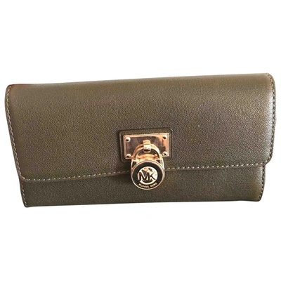 Pre-owned Michael Kors Leather Wallet In Green