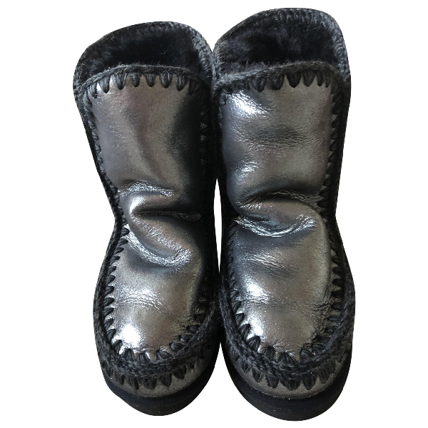 mou boots gold