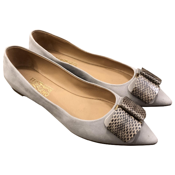 salvatore ferragamo suede flats