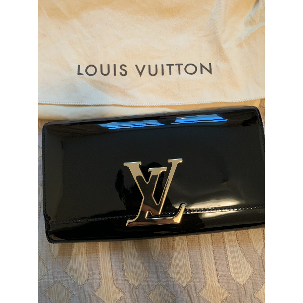 Pre-Owned Louis Vuitton Louise Black Patent Leather Clutch Bag | ModeSens