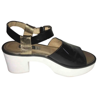 Pre-owned Fratelli Rossetti Patent Leather Sandals In Black