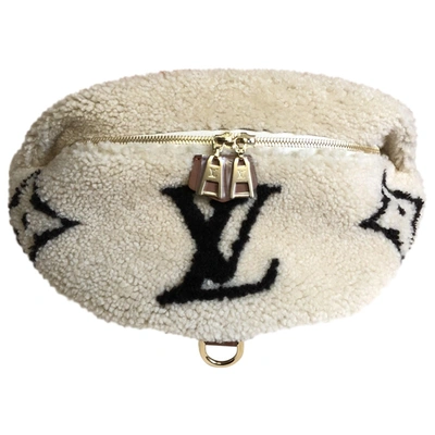 Pre-owned Louis Vuitton Bum Bag / Sac Ceinture Beige Shearling Clutch Bag