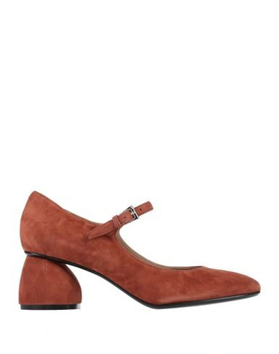 Carven Pumps In Rust