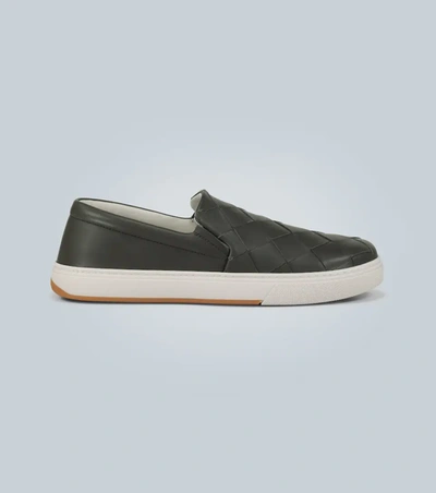 Bottega Veneta Dodger Intrecciato-woven Leather Skate Shoes In Grey