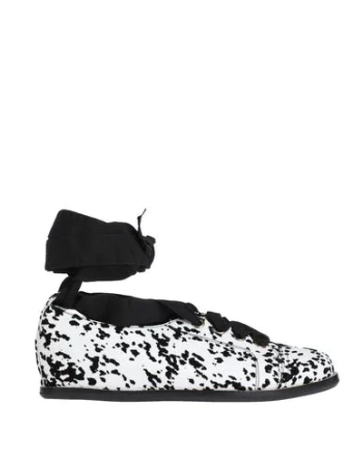 Vionnet Sneakers In White