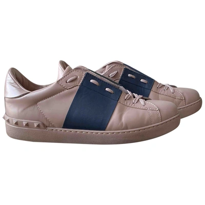 Pre-owned Valentino Garavani Rockstud Leather Low Trainers In Pink