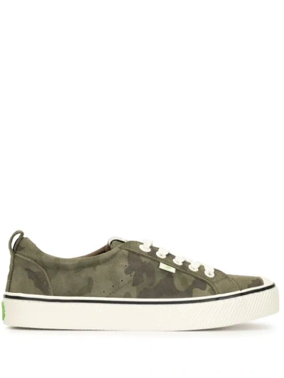 Cariuma Oca Low Stripe Camouflage Suede Sneaker In Green