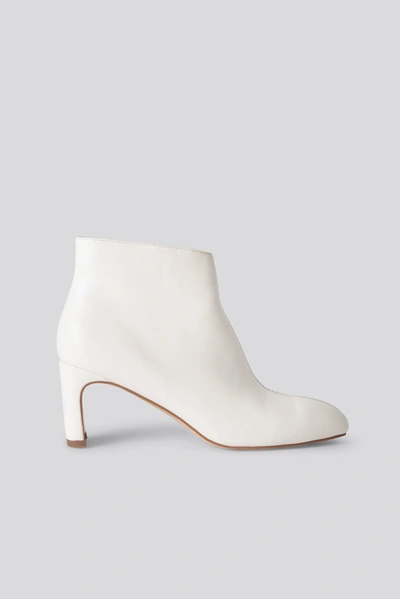 Na-kd Low Slanted Shaft Booties White