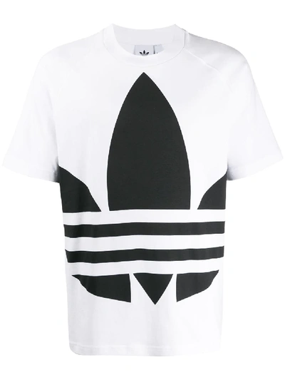 Adidas Originals Front Logo Print T-shirt In Bianco