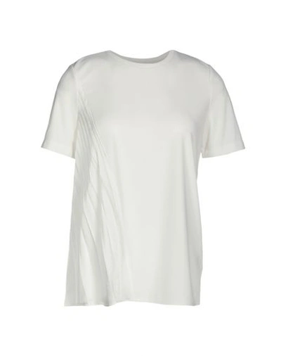 Dkny T-shirt In White With Pleats On The Back