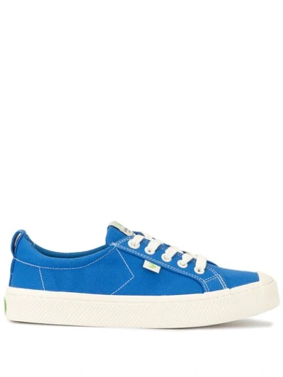 Cariuma Oca Low Washed Blue Canvas Contrast Thread Sneaker In Capri
