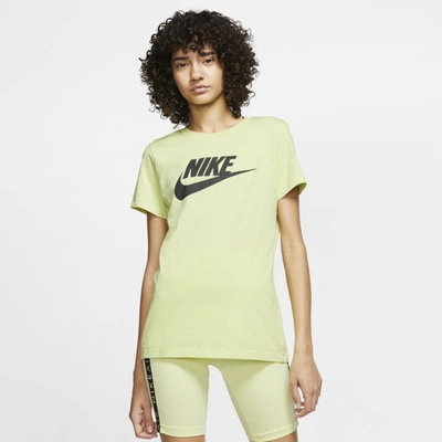 Nike Sportswear Essential T-shirt In Green