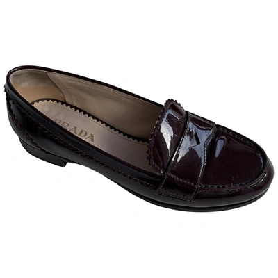 Pre-owned Prada Patent Leather Flats In Burgundy