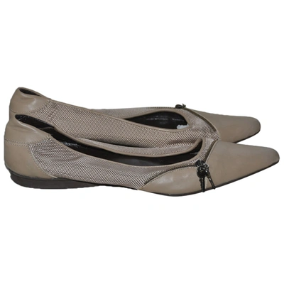 Pre-owned Versus Leather Ballet Flats In Beige