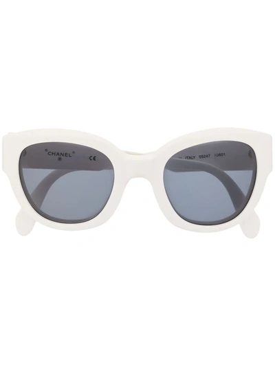 Pre-owned Chanel 1990s Logo Rounded Sunglasses In White