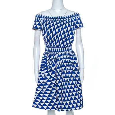 Pre-owned Prada Blue And White Geometric Printed Cotton Off Shoulder Dress M