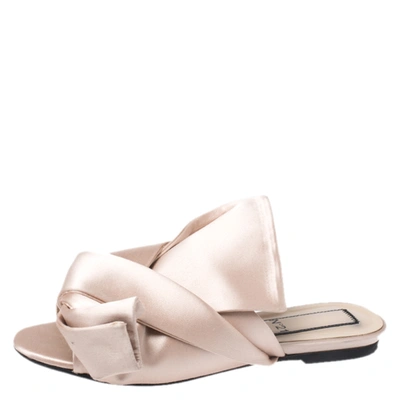 Pre-owned N°21 Beige Satin Knot Flat Mules Size 36