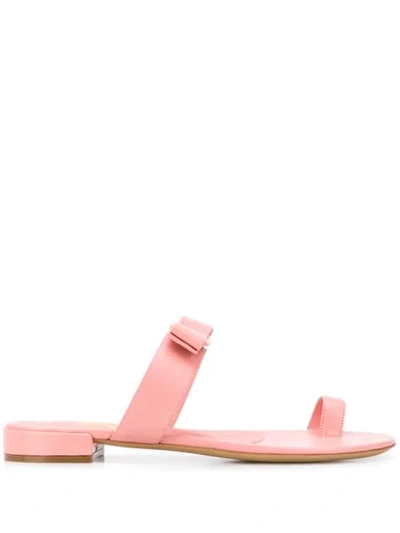 Ferragamo Vara Bow Thong Style Sandals In Pink