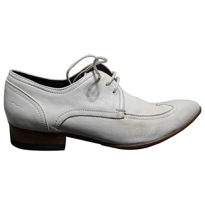 Pre-owned Hugo Boss Leather Lace Ups In White