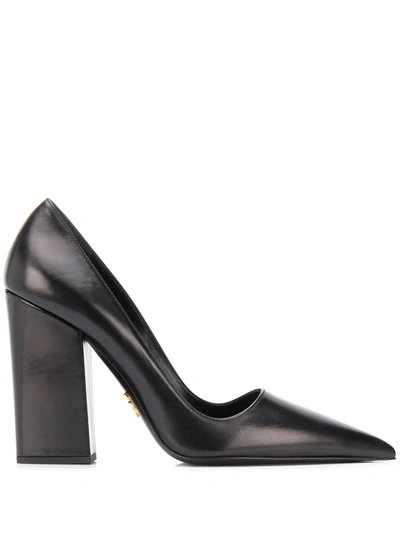 Prada Block Heel Pumps In Schwarz