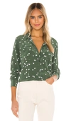 Equipment Slim Signature Top In Cilantro & Nature White