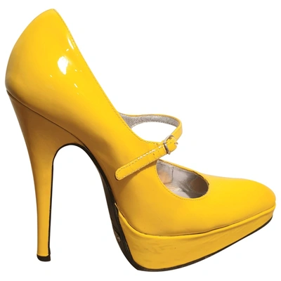 Pre-owned Dolce & Gabbana Patent Leather Heels In Yellow
